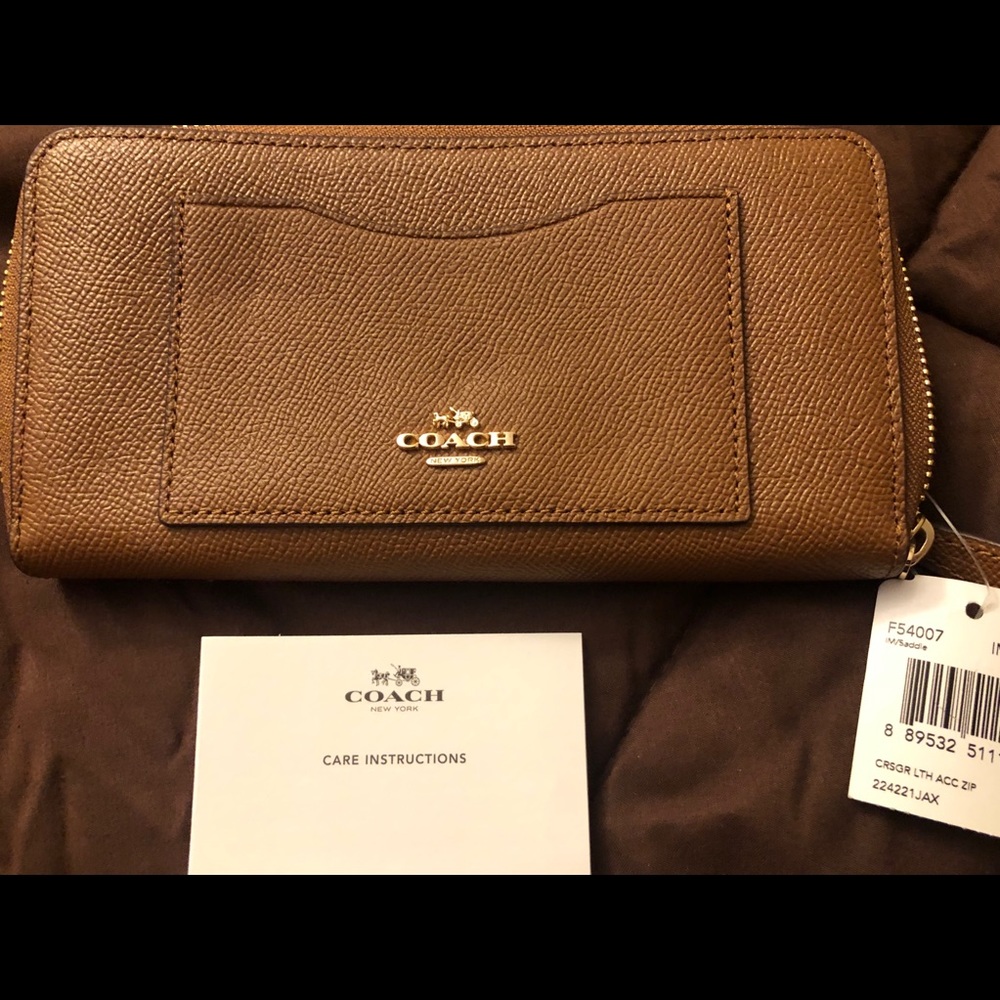 NWT AUTHENTIC Coach Accordion Wallet